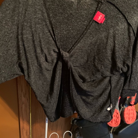 Twisted back top - Picture 2 of 4